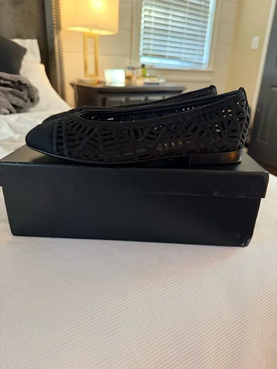 CHANEL Black Laser-Cut Ballet Flats 39 BALLET FLATS
Embroidered Cotton - Picture 12 of 12